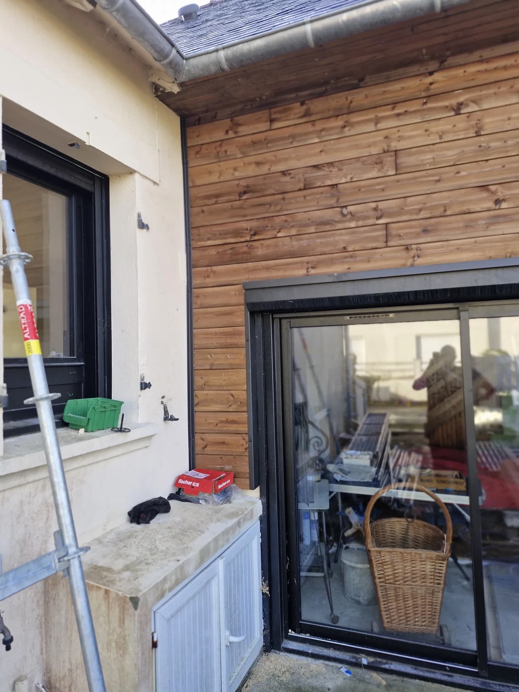 Bardage bois extérieur avec finitions contemporaines