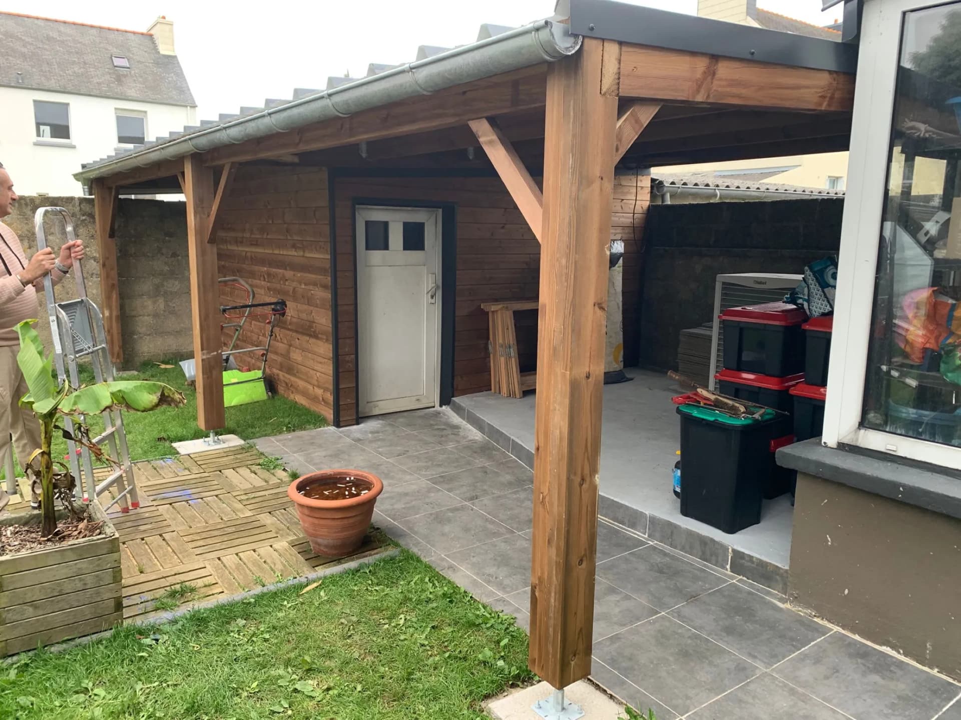 Carport bois terminé avec bardage assorti