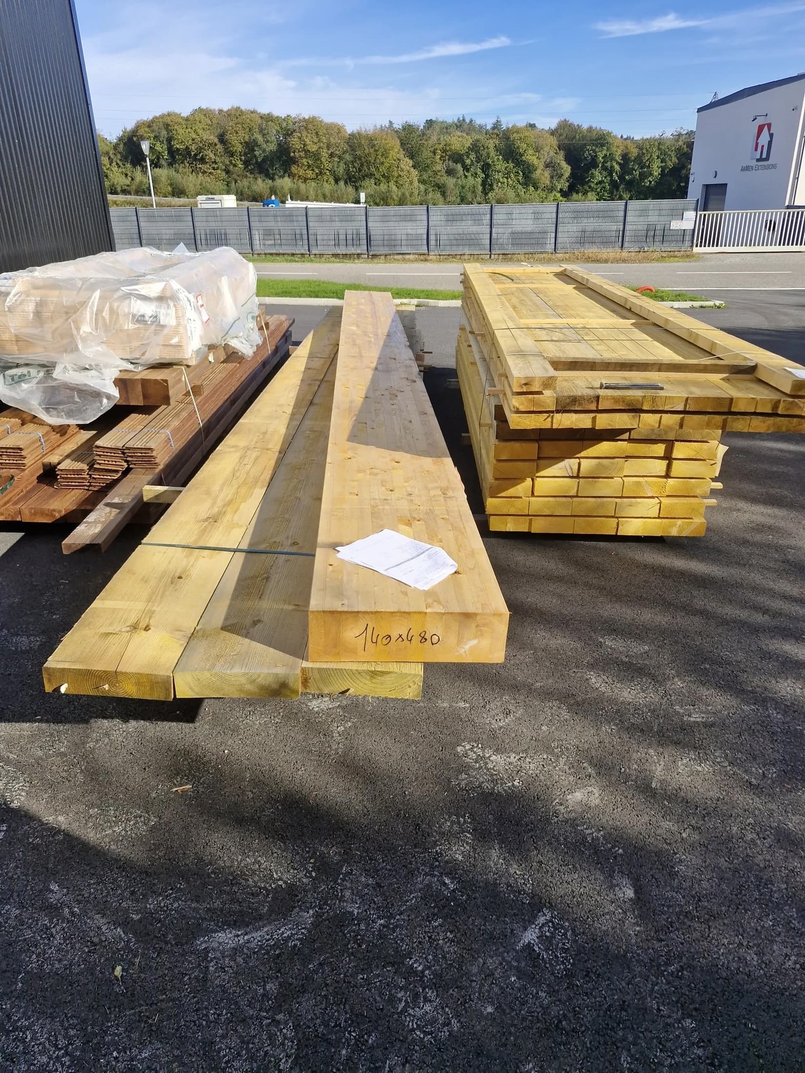 Approvisionnement en bois de charpente sur chantier